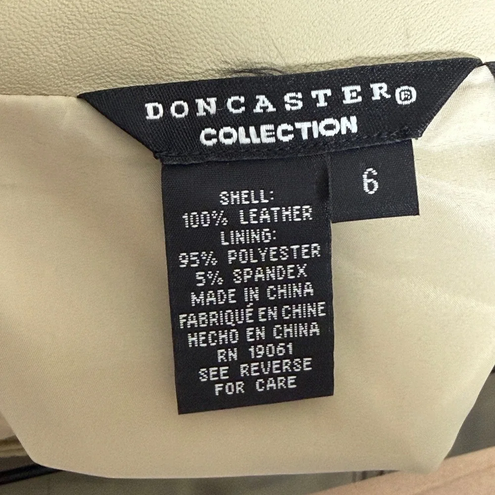 Doncaster Collection Cream Leather Pencil Skirt 6 Beige Gold Zip Office Career